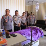 Wakapolri Tinjau Pasien Korban Unjuk Rasa di RS Bhayangkara Pusdokkes Polri