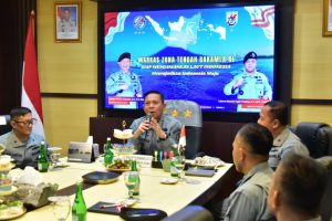 Kepala Bakamla RI Beri Pengarahan kepada Personel Zona Tengah di Manado