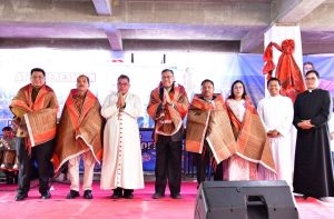 Bersama Uskup Agung Medan, Bupati Samosir Teken Prasasti Gereja Katolik Stasi Kristus Raja Sangkal