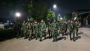 Patroli Amankan Wilayah, Kodim 0507/Bekasi Dorong Mundur Massa Berpotensi Anarkis