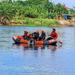 Babinsa Kalibaru dan BPBD Kota Bekasi Gelar Latihan Tanggap Bencana di Danau Indah