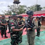 Dandim 1710/Mimika Dampingi Danrem 173/PVB Tinjau Pos Pengamanan di Wilayah Tugas