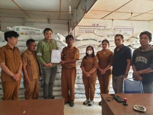 Program Padi Emas PT TPL: Salurkan 15 Ton Pupuk Mabar untuk Petani Desa Parsoburan Barat, Toba