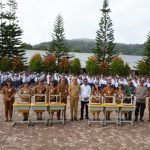 Bupati Humbahas Serahkan Moubiler Baru untuk UPT SMPN 027 Hauagong Pakkat