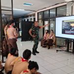 Wadanramil 03/Teluk Pucung Beri Wawasan Kebangsaan ke Siswa SMAN 13 Bekasi