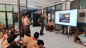 Wadanramil 03/Teluk Pucung Beri Wawasan Kebangsaan ke Siswa SMAN 13 Bekasi