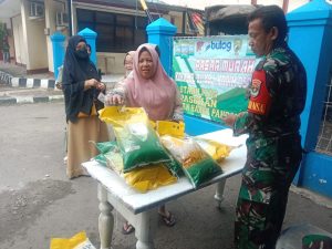 Babinsa Kayuringin Jaya Gelar Gerakan Pangan Murah Tahap 3, Warga Antusias