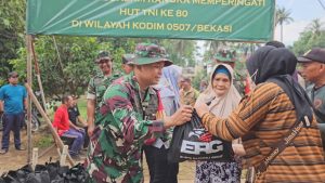 Sambut HUT TNI ke-80, Kodim 0507/Bekasi Gelar Karya Bakti dan Bakti Sosial di Koramil 02/Pondok Gede