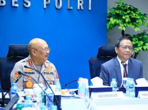 Polri Teguhkan Moral & Profesionalisme Pasca Krisis Bersama Prof. Mahfud MD dan Komjen Chryshnanda