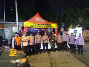 Babinsa Koramil 01/Menteng Patroli Tiga Pilar Bersama Warga untuk Jaga Kamtibmas