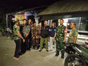 Koramil Pulogadung dan Komduk Kolaborasi Patroli Siskamling untuk Jaga Keamanan Lingkungan