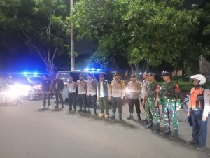 Koramil 07/Kemayoran, Tiga Pilar, dan Warga Gelar Patroli Malam & Aktifkan Pos Kamling