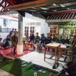 Danramil 04/Jatiasih Pimpin Patroli Malam Tiga Pilar, Ajak Warga Perkuat Siskamling untuk Ciptakan Kamtibmas Kondusif