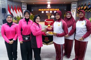 HUT Polwan ke-77: Bhayangkari PG06 dan Polwan Brimob Gelar Syukuran & Olahraga Bersama