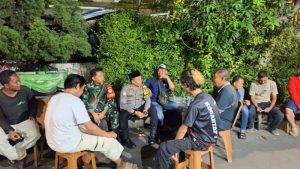 Tingkatkan Kamtibmas, Babinsa Koramil 05/Tanah Abang Bersama Tiga Pilar dan Komponen Pendukung Laksanakan Pos Kampling