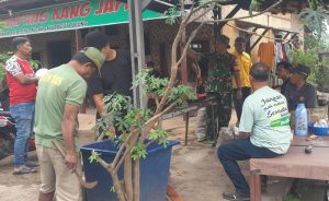 Babinsa Cikiwul Gelar Komsos dan Karbak K3, Pererat Kebersamaan serta Wujudkan Lingkungan Bersih dan Aman