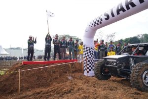 Panglima TNI Serahkan Bansos dan Resmikan Lane 1 Garuda Prima di Kejurnas Adventure Offroad 2025