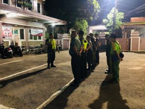 Bekasi Aman: Babinsa Koramil 05/Bantargebang Bersama Tiga Pilar Gencarkan Patroli Malam & Siskamling