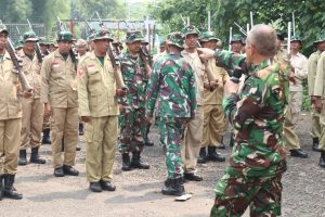 HUT ke-80 TNI, Prajurit Korem 052/Wijayakrama Suguhkan Defile Teatrikal Pejuang ’45 yang Menggugah Semangat Nasionalisme