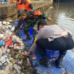 HUT TNI ke-80: Kodim 0501/JP dan Tiga Pilar Gelar Karya Bakti Skala Besar Bersihkan Sungai Ciliwung