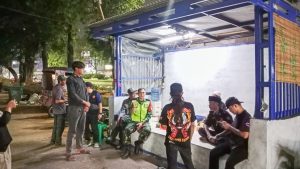 Babinsa Koramil 03/Telukpucung Bersama Tiga Pilar dan Warga Gelar Patroli Malam & Monitoring Siskamling