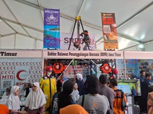 Anak-Anak Antusias Coba Vertical Rescue di Bulan PRB 2025, Rasakan Sensasi Jadi Penyelamat Nyawa