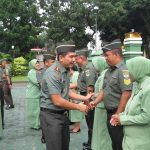 Dandim 0505/JT Pimpin Upacara Kenaikan Pangkat Prajurit TNI: Momen Inspiratif dan Penuh Semangat
