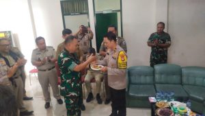 Koramil 01/Jatinegara Sambut Kunjungan Kapolsek dan Plt Camat pada HUT TNI ke-80