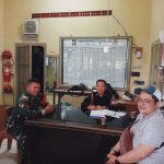 Babinsa Koramil 03/Teluk Pucung Perkuat Kemanunggalan TNI dan Rakyat Lewat Komsos Rutin di Wilayah Binaan