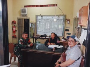 Babinsa Koramil 03/Teluk Pucung Perkuat Kemanunggalan TNI dan Rakyat Lewat Komsos Rutin di Wilayah Binaan