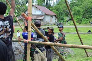 Satgas TMMD ke-126 Kodim 1505/Tidore Bersama Warga Gotong Royong Siapkan Pengecoran Tiang Masjid