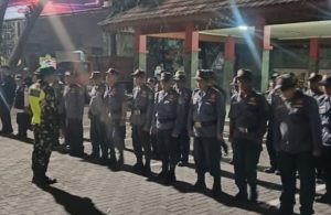 Babinsa Koramil 02/Pondok Gede Bersama Tiga Pilar dan Komduk Gencar Laksanakan Patroli Malam dan Monitoring Siskamling