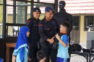 Siswa-Siswi SDIT Izzuddin Palembang Kunjungi Mako Satbrimob Polda Sumsel