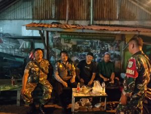 Babinsa Teluk Pucung dan Tiga Pilar Gencarkan Patroli Siskamling Harapan Jaya