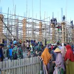 Satgas TMMD Kodim 1505/Tidore dan Warga Cor Tiang Masjid