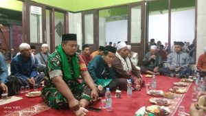 Babinsa Cikiwul Perkuat Silaturahmi Lewat Subuh Keliling