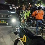 Babinsa Teluk Pucung, Tiga Pilar dan Komduk Gelar Patroli Siskamling Ciptakan Rasa Aman