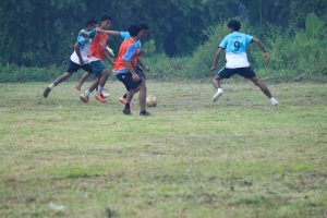 Satgas TMMD 126 Kodim 1505/Tidore Ajak Pemuda Perkuat Silaturahmi Lewat Sepak Bola