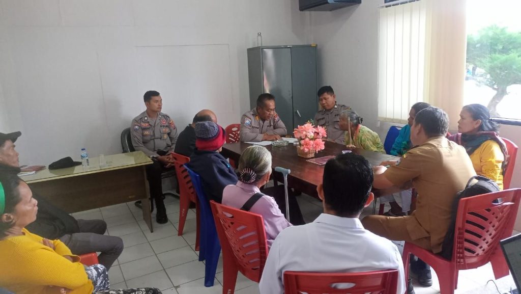 Sat Binmas Polres Toba Selesaikan Kasus Pengancaman Melalui Mediasi Kekeluargaan
