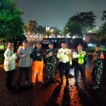 Koramil 01/Kranji dan Komduk Gelar Patroli Gabungan Saat Hujan, Jaga Kamtibmas Tetap Kondusif
