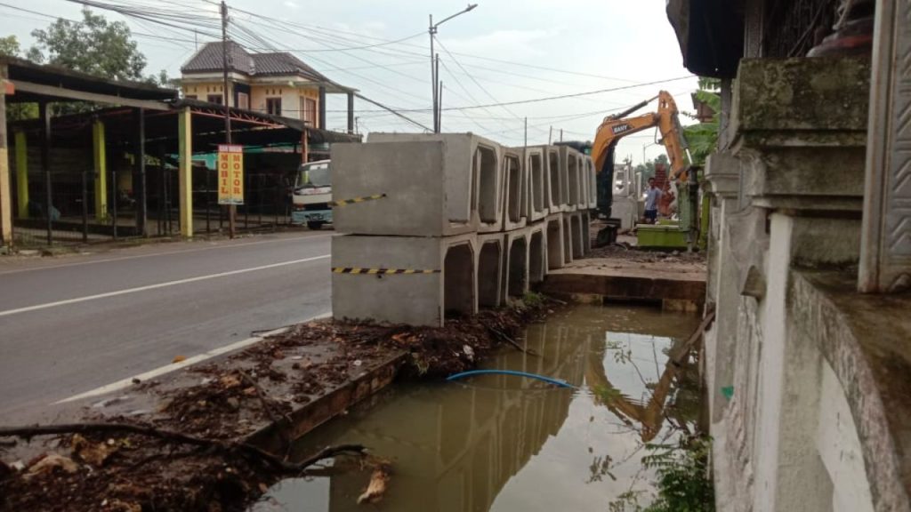 Skandal Proyek Drainase di Jalan Panglima Polim Bojonegoro Diduga Ada Kepentingan