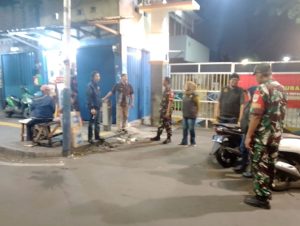 Kodim 0505/JT dan Komduk Sinergi Gelar Patroli Siskamling di Pulogadung