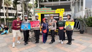 Orkes Melayu di CFD Bundaran HI, Polwan Beri Imbauan Humanis