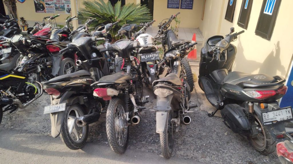 Satlantas Polres Toba Sita 11 Motor Knalpot Racing dalam Operasi Kamtibmas