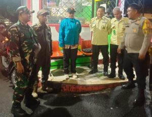 Kodim 0505/JT dan Komduk Duren Sawit Perkuat Keamanan Lewat Patroli Siskamling Bersama