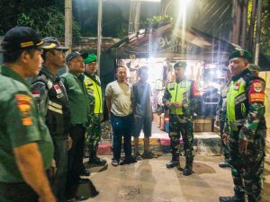 Babinsa Bantargebang, Komduk, dan Warga Bersinergi Gelar Patroli Malam Cegah Gangguan Kamtibmas
