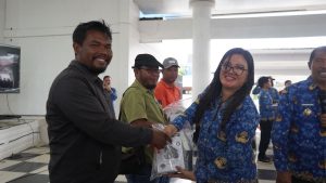 Pemkab Toba Serahkan Bantuan Alsintan Dan Benih Pertanian Untuk Perkuat Produktivitas Petani