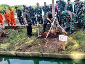 Program Lingkungan Hidup Kodim 0502/JU: Bersatu dengan Alam untuk Indonesia Hijau