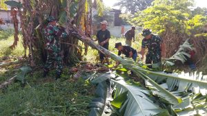 Kolaborasi Tiga Pilar, Koramil Bantargebang Bersama Forkopimcam, Warga Gelar Kerja Bakti Bersihkan Lahan KDKMP Padurenan