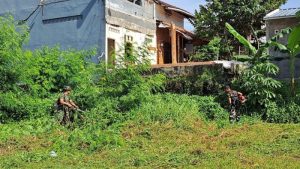 Danramil 04 Jatiasih Pimpin Gotong Royong, Siapkan Lahan Program Koperasi Desa/Kota Merah Putih